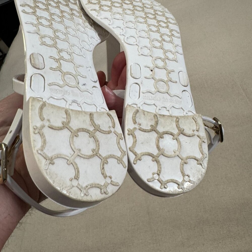 Tara Grinna White Thong Sandals Women’s 9 Italy Gold Logo Jelly Flat Beach - Picture 10 of 15